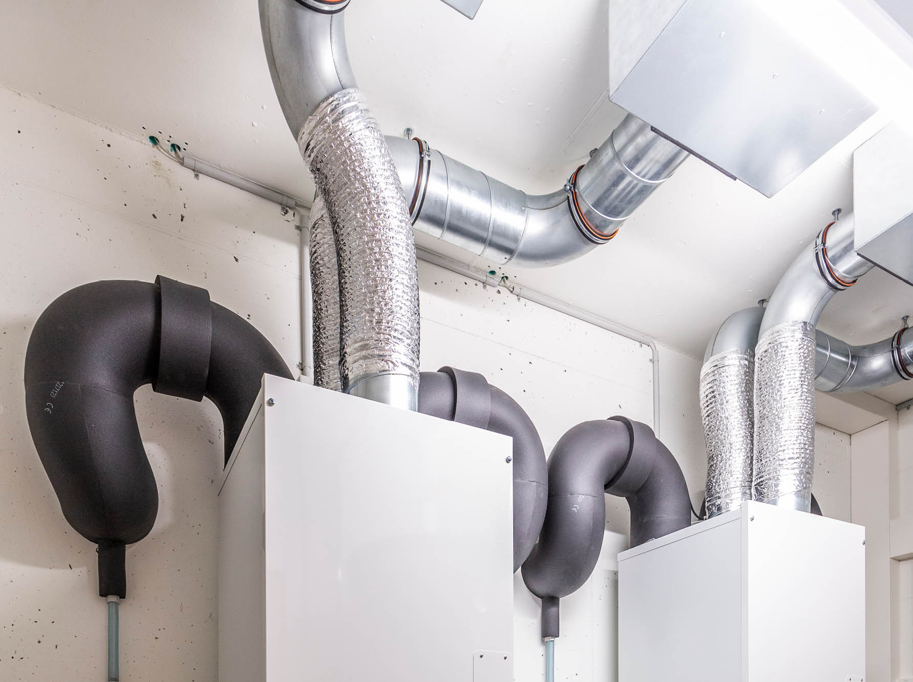 Vollmodulierende Sole-Wasser Wärmepumpe Zehnder ComfoHeat 